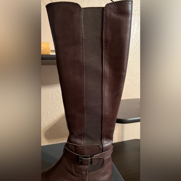 Vince Camuto Pipper boots size 7M. - Picture 10 of 15